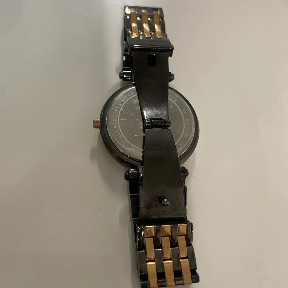 Michael Kors Watch - Picture 6 of 8